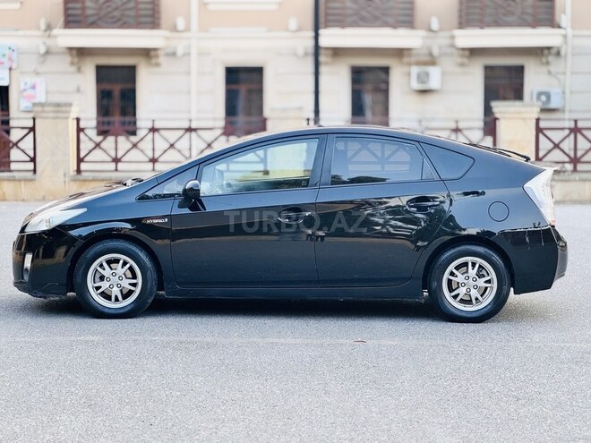 Toyota Prius-13