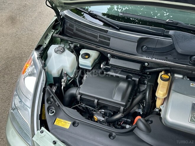 Toyota Prius-7