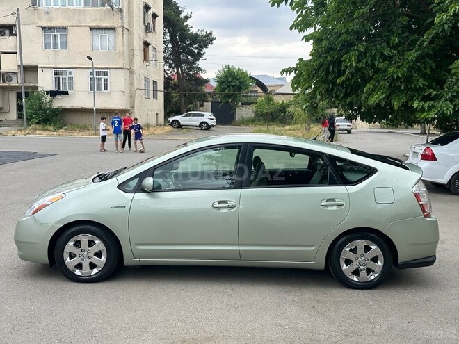 Toyota Prius-5