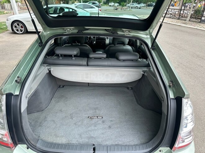 Toyota Prius-11