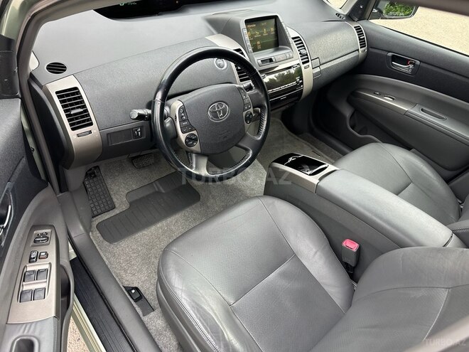 Toyota Prius-18