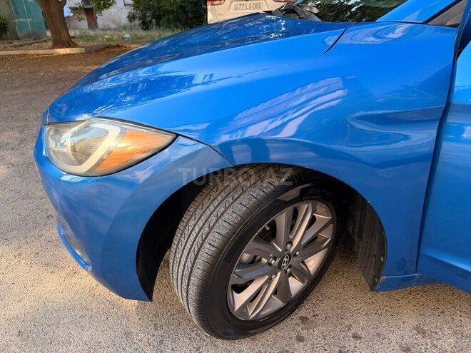 Hyundai Elantra-9
