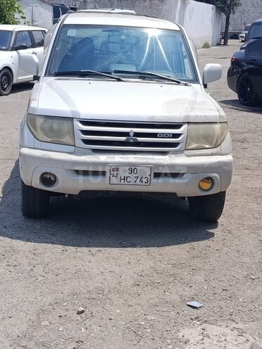 Mitsubishi Pajero io-5