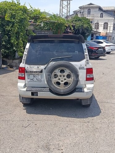 Mitsubishi Pajero io-3