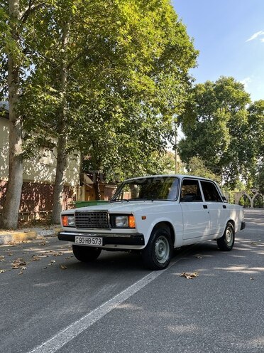 LADA (VAZ) 2107-2