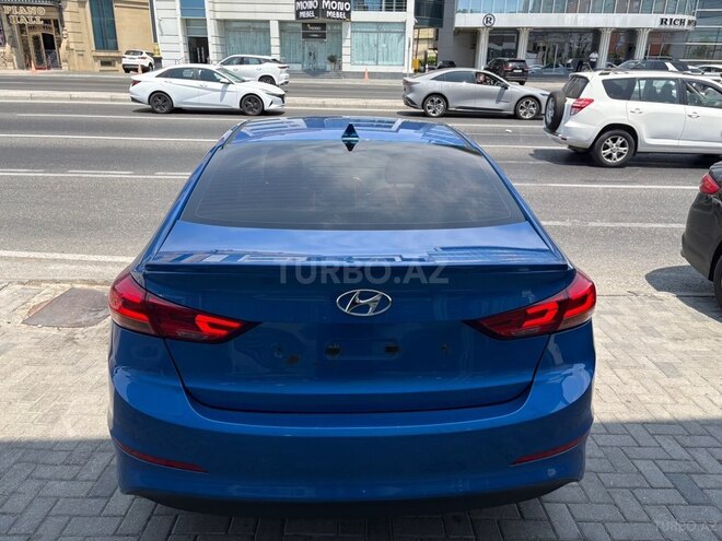 Hyundai Avante-10