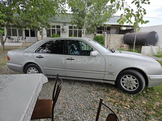 Mercedes E 230 1997, 389,000 km - 2.3 л - Göyçay