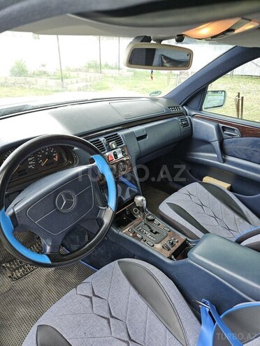 Mercedes E 230 1997, 389,000 km - 2.3 л - Göyçay