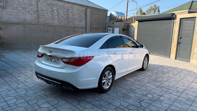 Hyundai Sonata-5