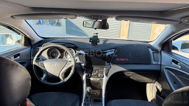 Hyundai Sonata-8