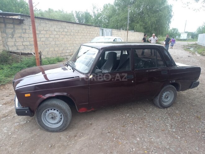 LADA (VAZ) 2107-2