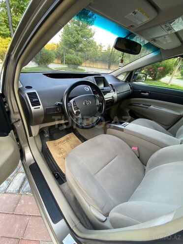 Toyota Prius-11