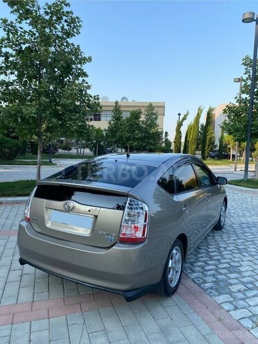 Toyota Prius-4