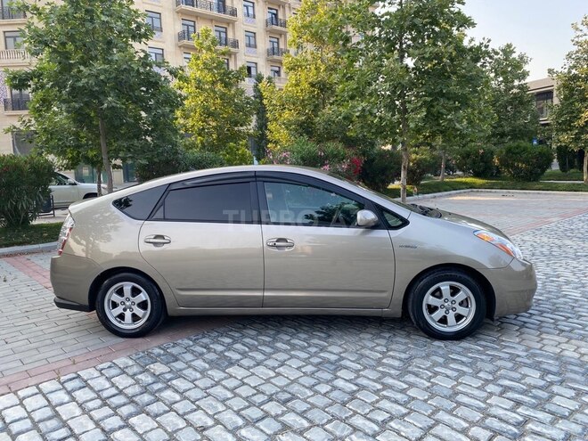 Toyota Prius-8