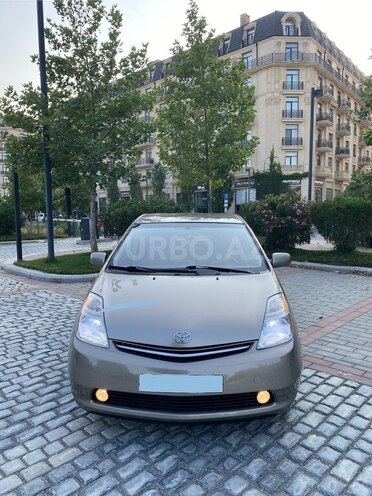 Toyota Prius-2