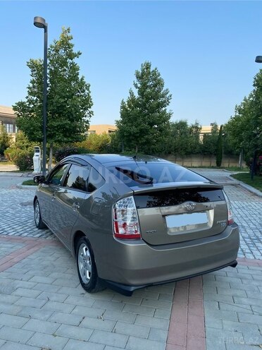 Toyota Prius-5