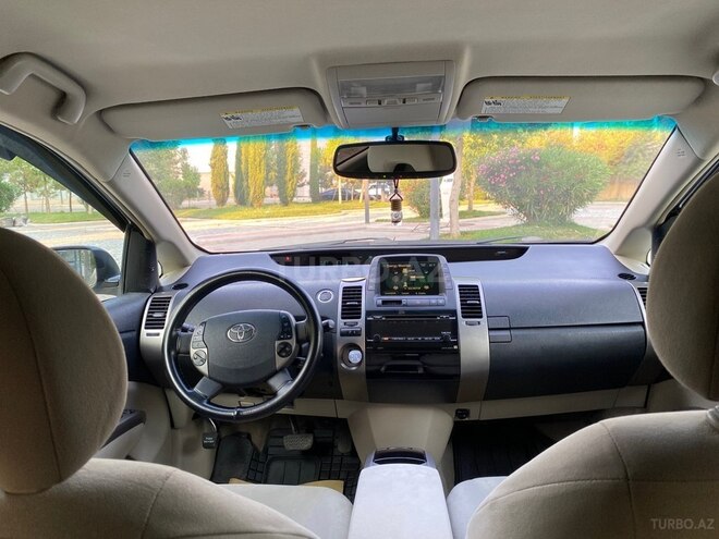 Toyota Prius-10