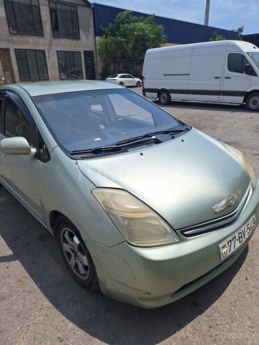 Toyota Prius-2