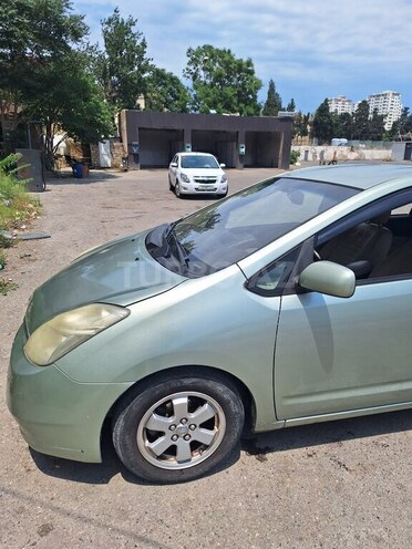 Toyota Prius-3