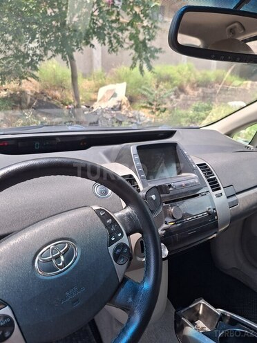 Toyota Prius-7