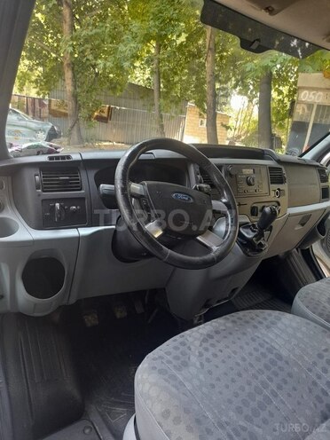 Ford Transit-3