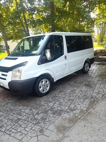 Ford Transit-6