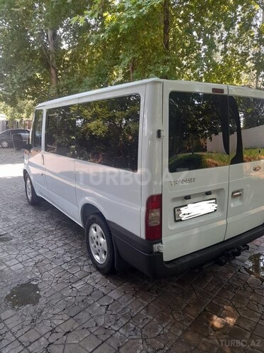 Ford Transit-8