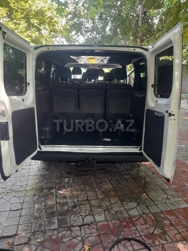 Ford Transit-10