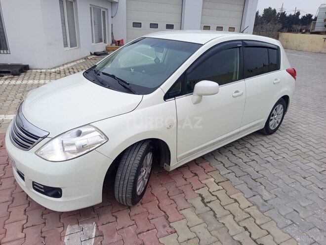Nissan Tiida-4