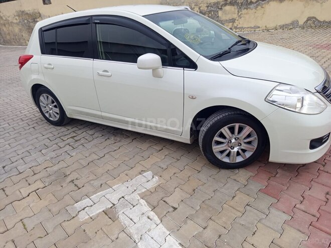 Nissan Tiida-1