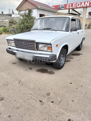 LADA (VAZ) 2107-2