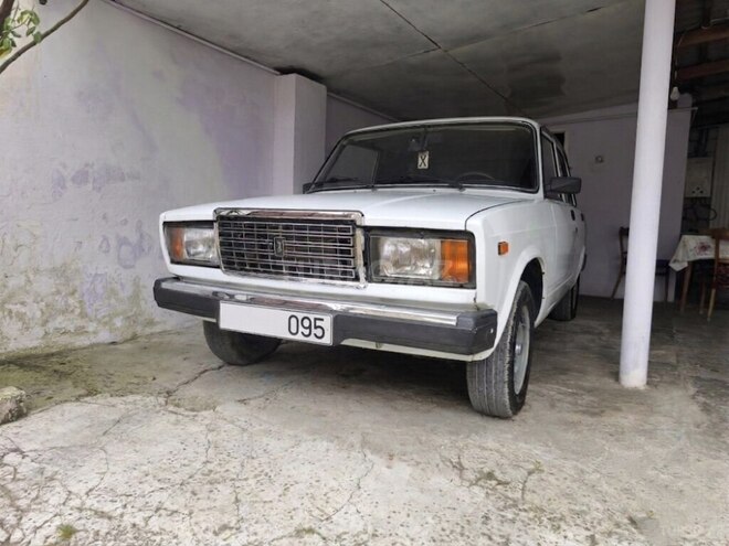 LADA (VAZ) 2107-1