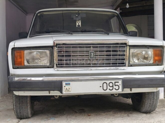 LADA (VAZ) 2107-2