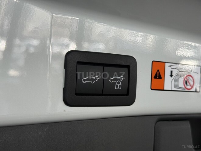 Toyota RAV4-12