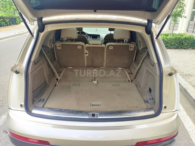 Audi Q7-7