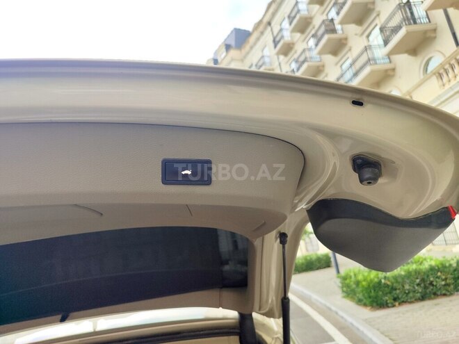 Audi Q7-8