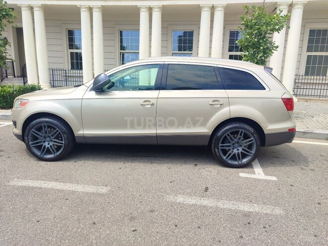 Audi Q7-19