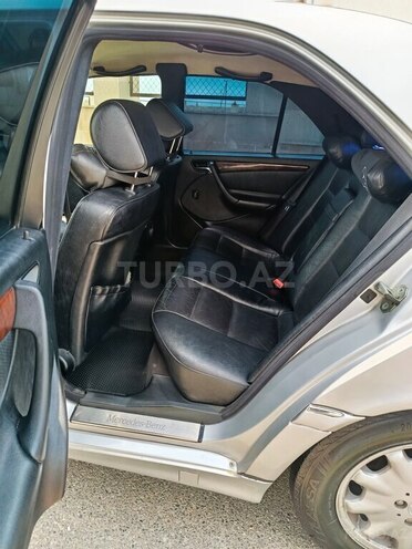 Mercedes C 240-17