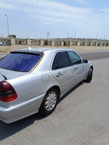 Mercedes C 240-10
