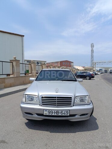 Mercedes C 240-11