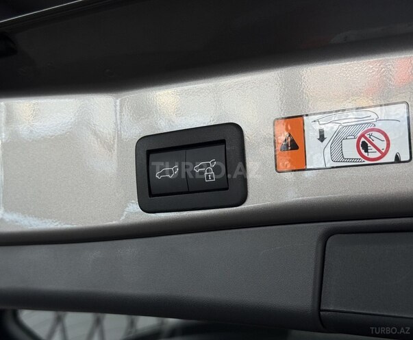 Toyota RAV4-13