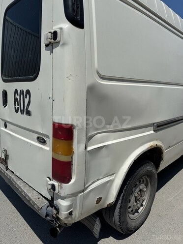 Ford Transit-6