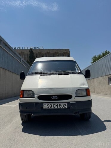 Ford Transit-2
