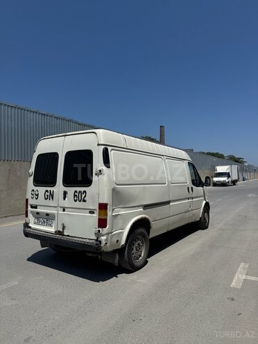 Ford Transit-5