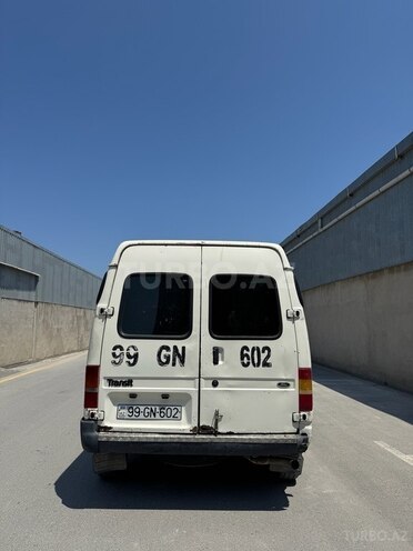 Ford Transit-9