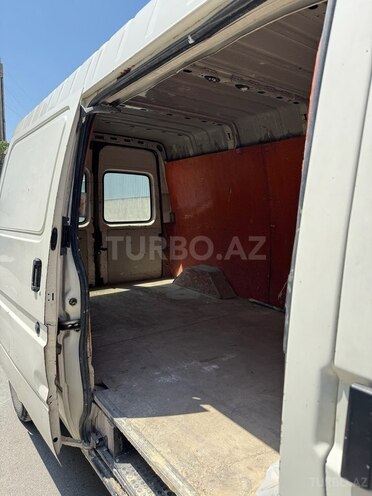 Ford Transit-4
