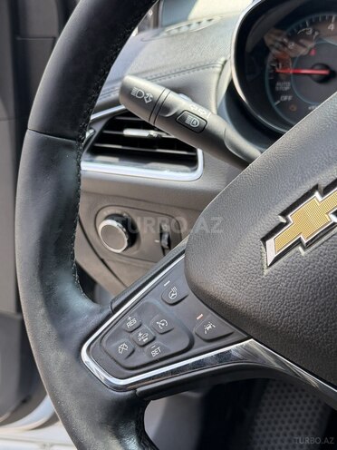 Chevrolet Cruze-18