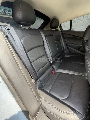 Chevrolet Cruze-12