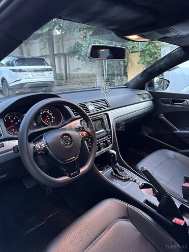 Volkswagen Passat-10
