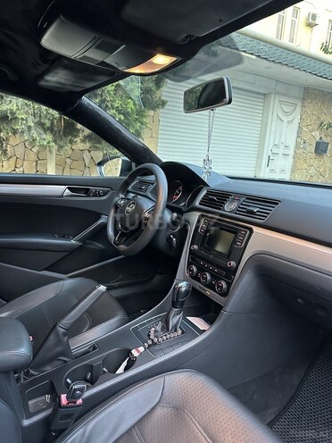 Volkswagen Passat-8